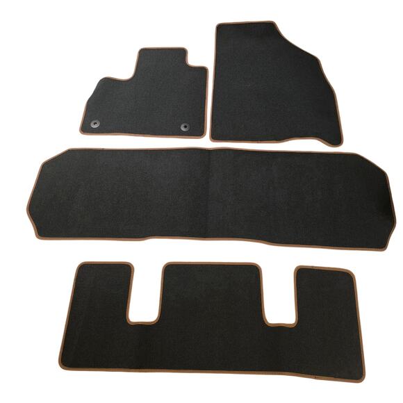 New Black w/ peanut trim 2024 GMC Acadia / Chevrolet Traverse AT4 Floor mats - Picture 1 of 2